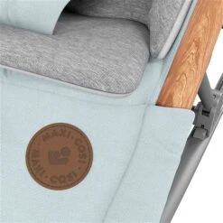 Maxi-Cosi Kori Wippe Essential Grey 17 Maxi-Cosi Kori Wippe Essential Grey -Geschäft Für Babyprodukte 2835050110u4y2020 2020 bouncer kori grey essentialgrey premiumdesign side