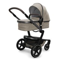 Joolz Day+ Kinderwagen Timeless Taupe Bundle 19 Joolz Day+ Kinderwagen Timeless Taupe Bundle -Geschäft Für Babyprodukte joolz day cot perspective timeless taupe 1 1