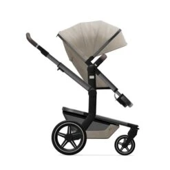 Joolz Day+ Kinderwagen Timeless Taupe Bundle 20 Joolz Day+ Kinderwagen Timeless Taupe Bundle -Geschäft Für Babyprodukte joolz day seat side timeless taupe 1 1